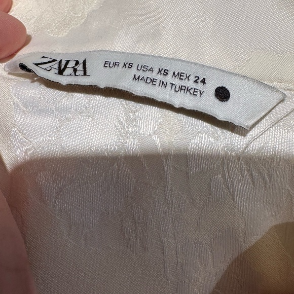 Zara toggled Chinese top - Picture 8 of 8